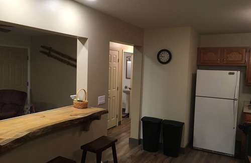 Wilmington House | Whiteface Wilmington Cottage Level 2 EV charger~Hot tub-Fireplace-Dog friendly