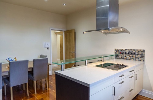 Whitefield Apartment | Whitefield Charm Cozy 2 Bedroom Apartment sleeps 8