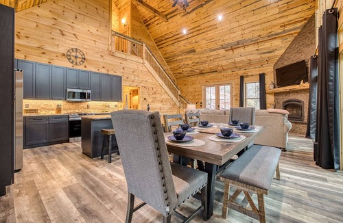 Young Harris Cabin | Whitetail Crick - Creek, theater room, hot tub