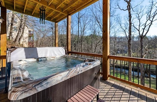Young Harris House | Whitetail Crick; Creekfront, hot tub, theatre room, Starlink