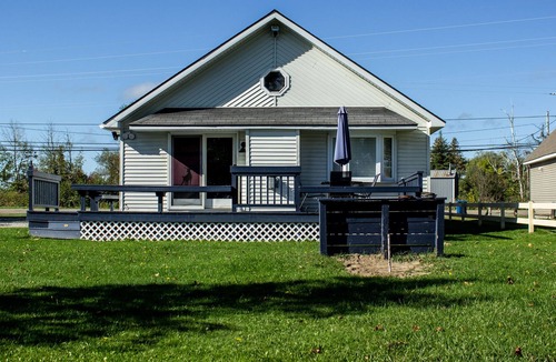 Houghton Lake Resort | Whitetail Family Resort (Bear Cabin)