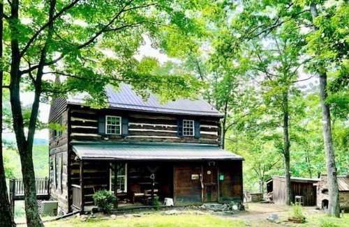 Burlington Cabin | Whitetail Inn - Rustic Seclusion
