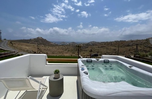Xilokeratidi Villa | Whitewashed Luxury With Epic Views