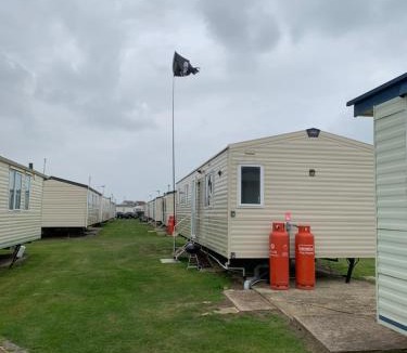 Seasalter Apartment | Whitstable, DP42, 2 bed park home, Alberta Holiday Park