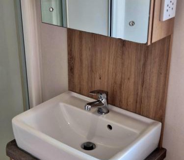 Seasalter House | Whitstable Fairlight - 3 bedrooms, own parking