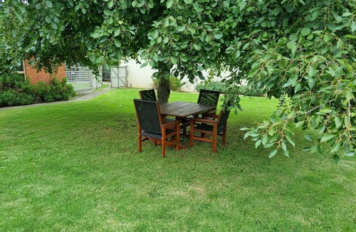 Portland House | *WI-FI & Netflix* Super Comfy Accom, 21meter Long Boat Parking Available!