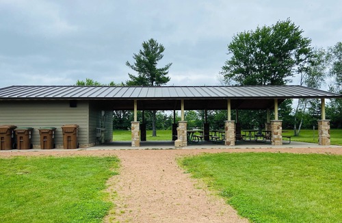 Stevens Point House | WI river, Kash Park Play & Stay, Pet friendly, fully fenced yard.