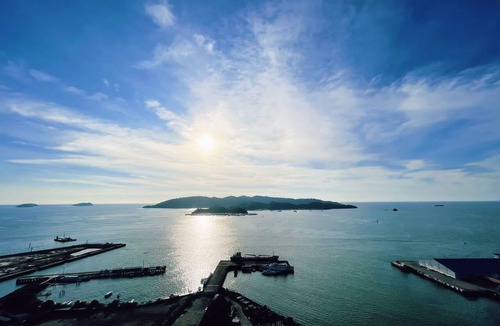 Downtown Kota Kinabalu Apartment | Wi.Stay/4-5Pax/JQ Suites/City Center/Sea & Mt.K View