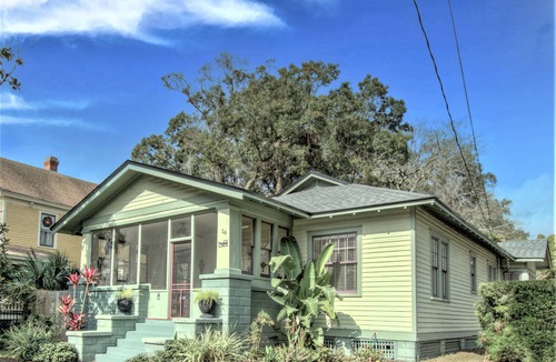 Downtown Historic District Cottage | “Wicked Easy” walk downtown - 16 Carrera St - Enjoy one house living