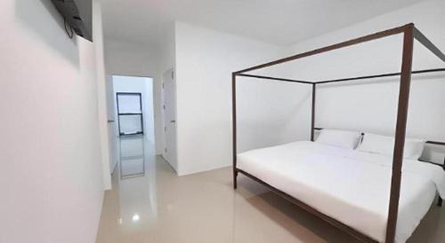 Photharam Hotel | WICKET WHITE VILLA