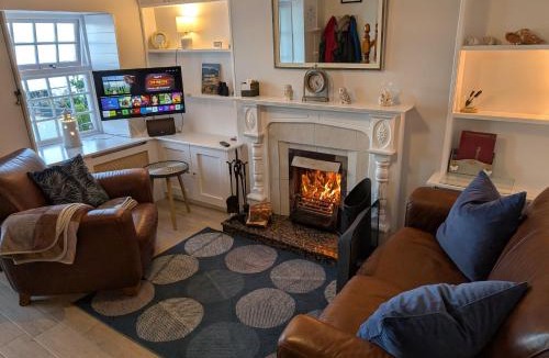 Newcastle House | Widows Row Cottage