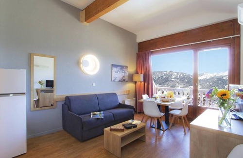 Les Esserts Apartment | Wifi, 100m from resort center, balcony, tv, ski locker, 31-37m², Morillon