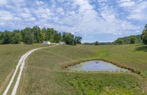 Hazel Green House | WiFi Firepit Fishing Pond - FarmView