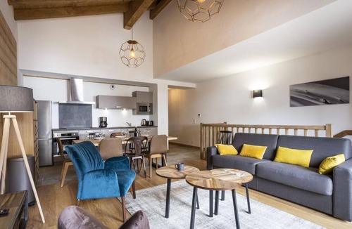 Plagne 1800 Apartment | Wifi, view mountain, balcony, parking, tv, ski locker, 98m², La Plagne