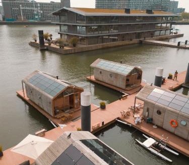 Kop van Zuid House | Wikkelboats at Floating Rotterdam Rijnhaven