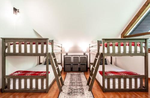 Glacier House | Wild Goose Lodge