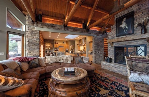 Upper Moonridge House | Wild Horse Estate. Huge spa. 17 Acres. EV, A/C!