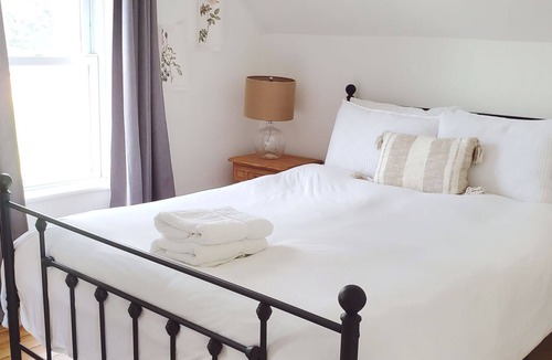 Prince Edward House | Wild Rose