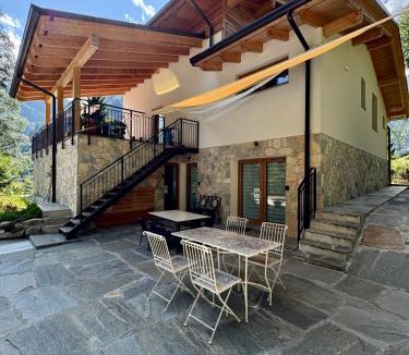 Mollia House | Wild Side