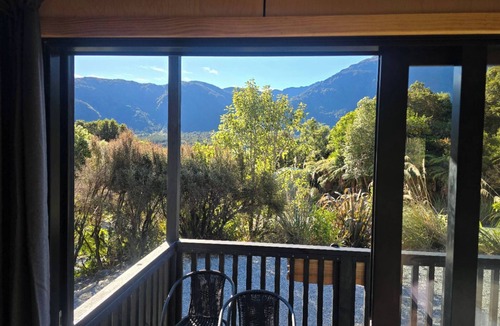 West Coast Region Cabin | Wilderness Cabin Jacksons Retreat