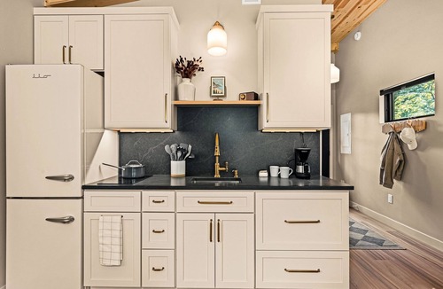 North Shore Cabin | Wildernest Cabins · Cabin 5