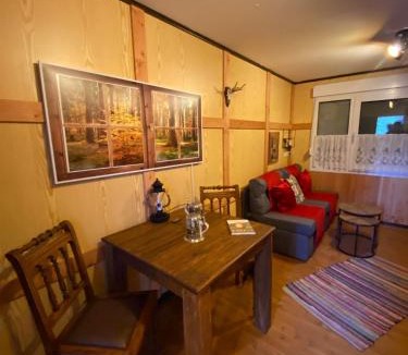 Schwarzerden Ski Chalet | Wildhütte Schinderhannes