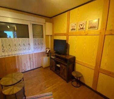 Schwarzerden Ski Chalet | Wildhütte Schinderhannes