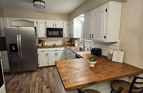 St. Robert House | Wildrose INN-Spacious 4-bedroom house 1.9 miles from FT Leonard wood