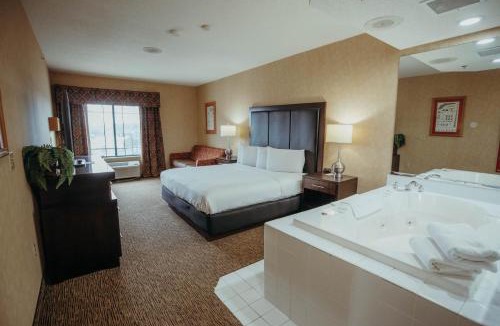 Pewaukee Hotel | Wildwood Lodge
