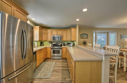 Wildwood Apartment | Wildwood Townhome w/Patio: 1 Block To The Beach!