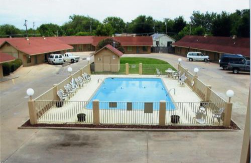 Claremore Hotel | Will Rogers Inn