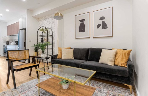 Williamsburg Apartment | Williamsburg, Private outdoor, w/in unit W/D, Gym