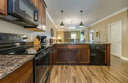 Stonehouse Resort | Williamsburg Virginia Charming 2-bedroom Villa Resort -an IHG Holiday Inn Resort