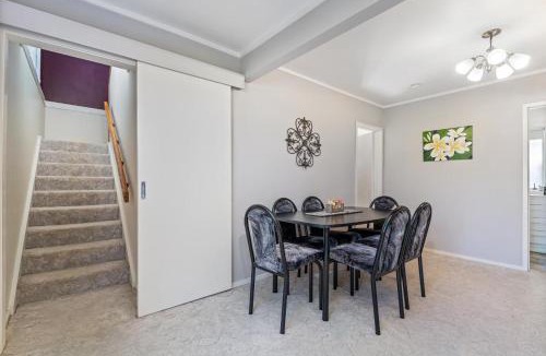 Whangamata House | Williamson Getaway - Top Whangamata Location