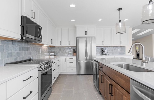 Benton County House | Willow - 5 Bedroom 5 Bathroom-Private Hilltop Home