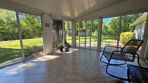 Warner Robins House | Willow and Stone Escape sleeps 6