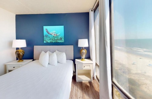Myrtle Beach Apartment | Willow Bay 705 Oceanfront Suite, Renovated Spring 2023 desirable Golden Mile Location