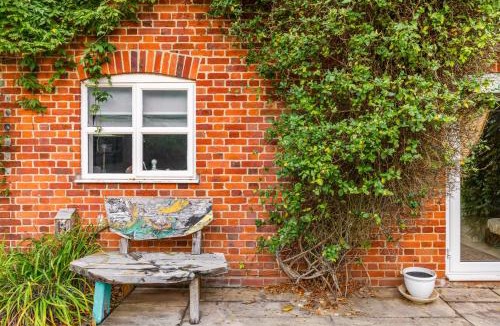 Hickling House | Willow Cottage by Leap Escapes