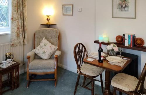 Chesterfield House | Willow Cottage
