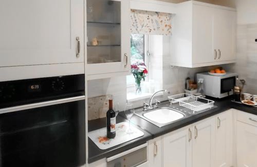 Chesterfield House | Willow Cottage