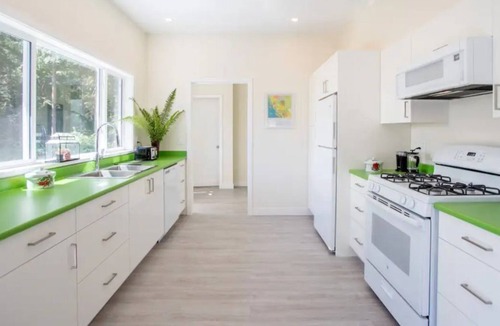 Roberts Creek Cottage | Willow Cottage, Sunshine Coast