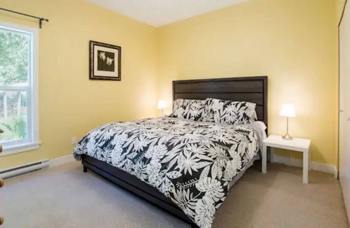 Roberts Creek Cottage | Willow Cottage, Sunshine Coast