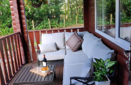 Rashfield House | Willow Lodge