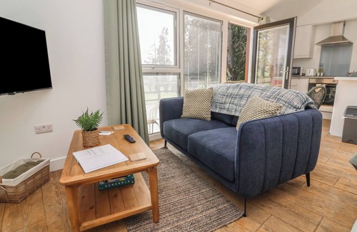 Swimbridge Cottage | WILLOW, romantic, with a garden in Barnstaple