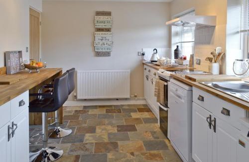 Potter Brompton House | Willow Tree Cottage