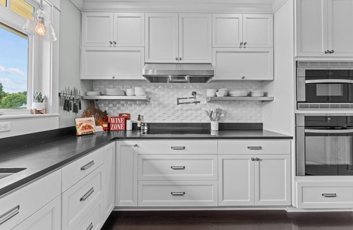 Ridgefield House | Willow & Vine- Retreat & Small Event Estate in Ridgefield, WA steps to winery