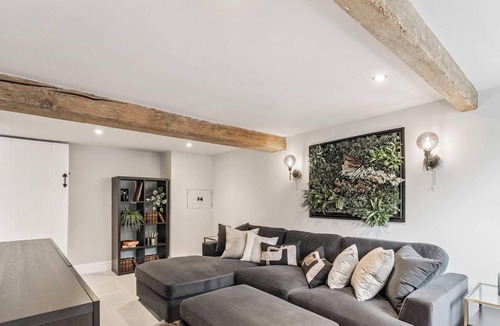 Wallingford House | Willowbrook Cottage - 3 Bed Countryside Escape