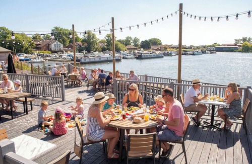 Great Houghton Cottage | WILLOWBROOK HIDEAWAY - BILLING AQUADROME in Billing Aquadrome Holiday Park