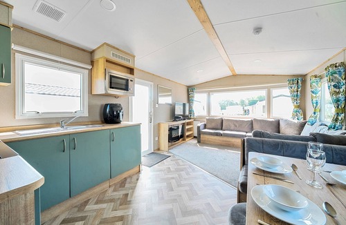 Great Houghton Cottage | Willowbrook Hideaway - Billing Aquadrome