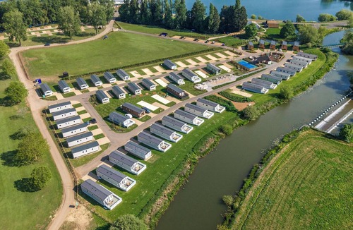 Great Houghton Cottage | Willowbrook Hideaway - Billing Aquadrome